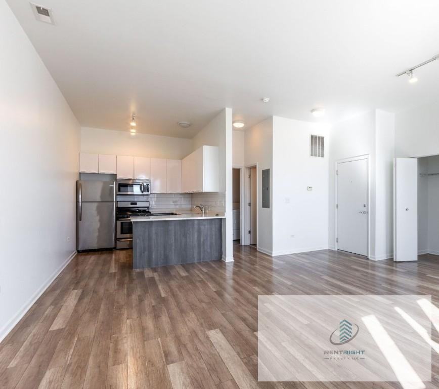 2700 W North Ave #207 - Photo 4 of 13