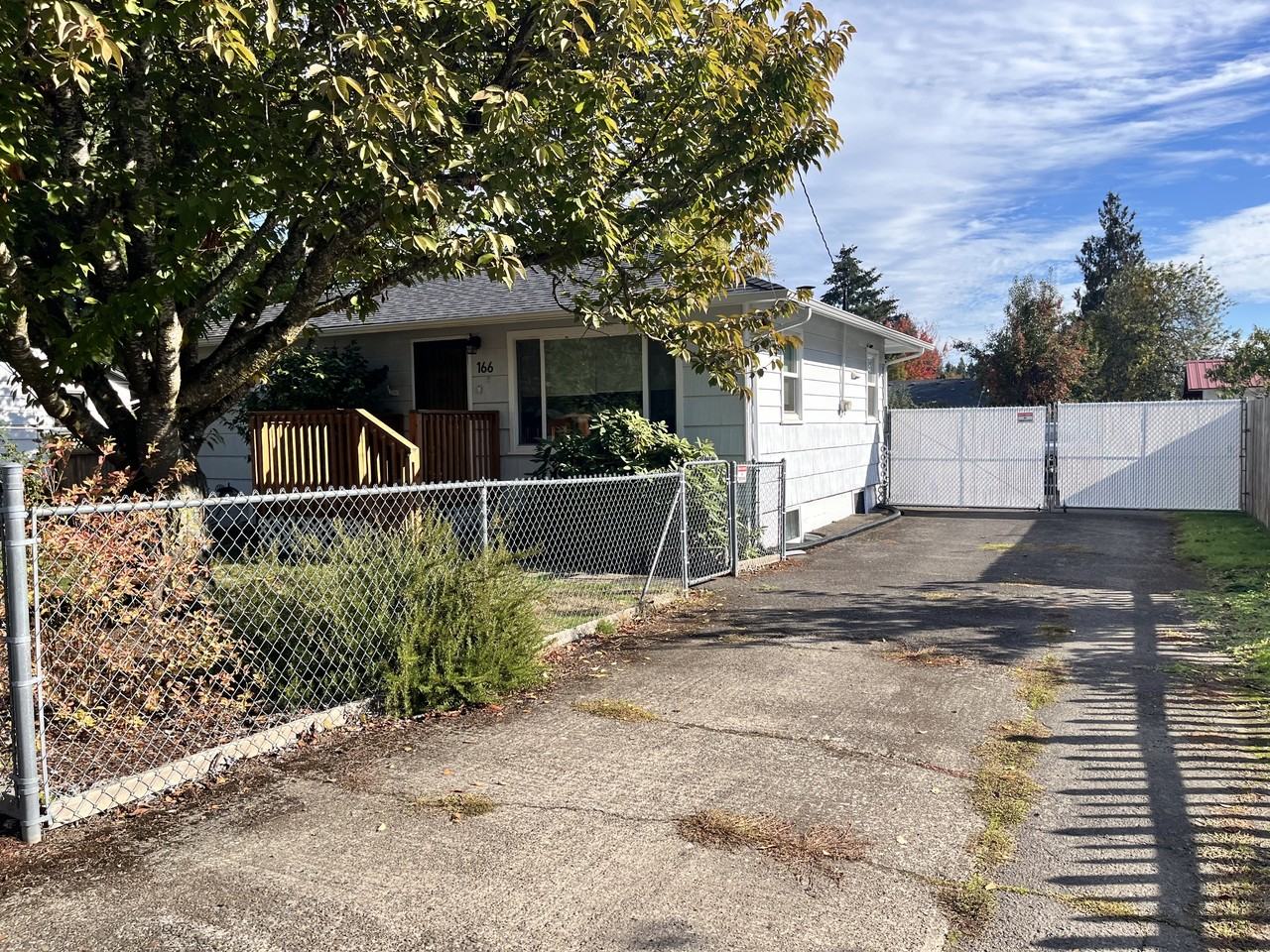 KE7-1- 166 Draper Street Northeast #1 - Photo 2 of 21