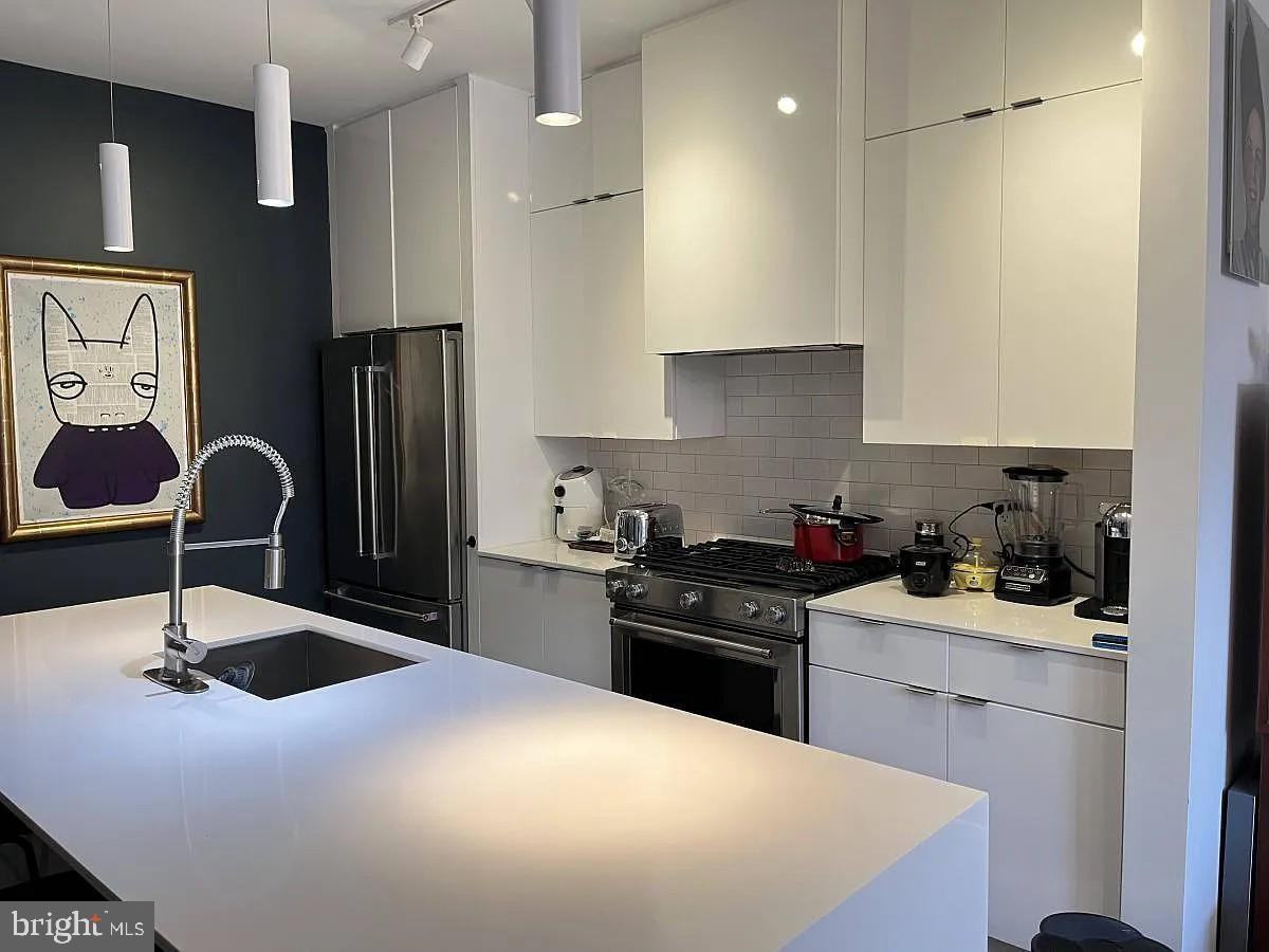 1380 Quincy St Nw #1 - Photo 4 of 20