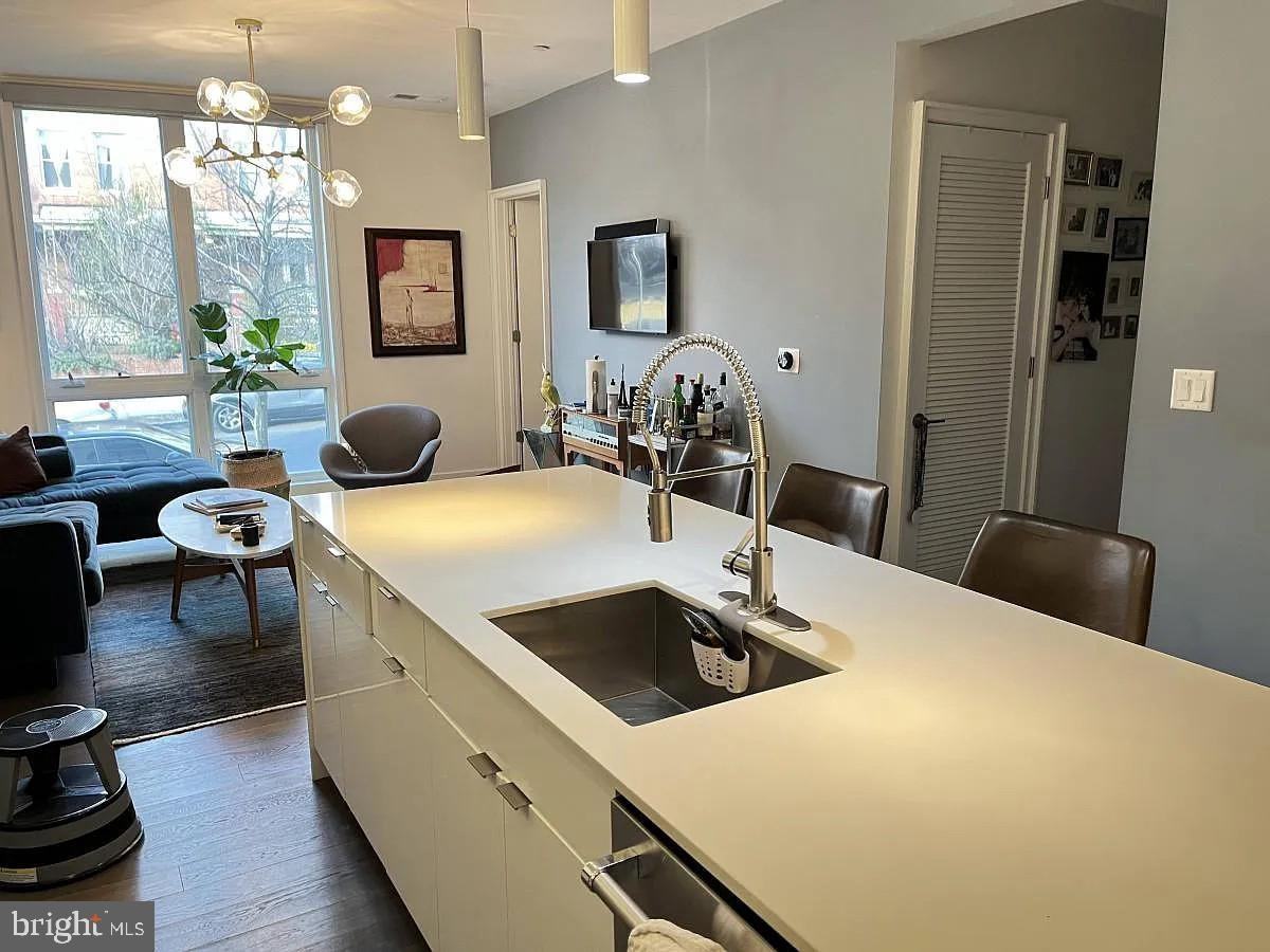 1380 Quincy St Nw #1 - Photo 6 of 20