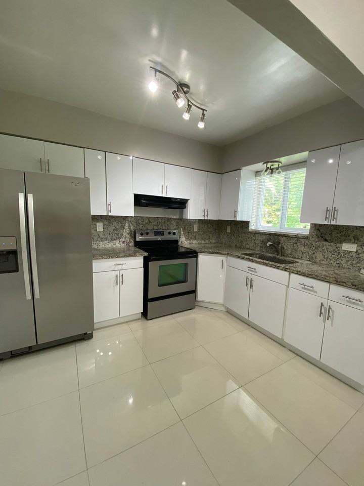 297 Northeast 112th Street - Photo 6 of 13