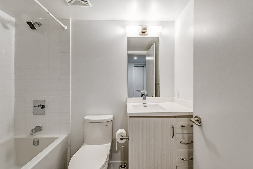 181 Huron Street #706 - Photo 4 of 35