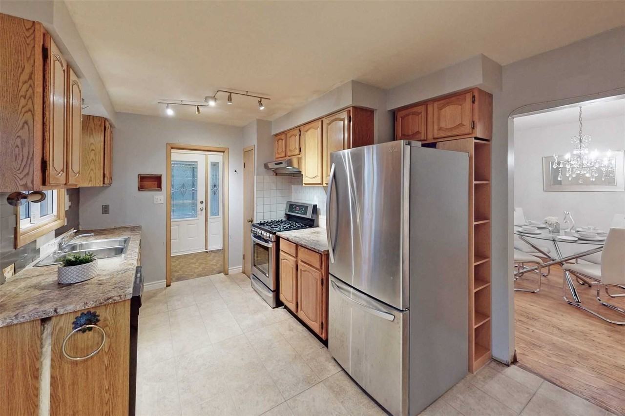 3300 Havenwood Drive - Photo 4 of 8