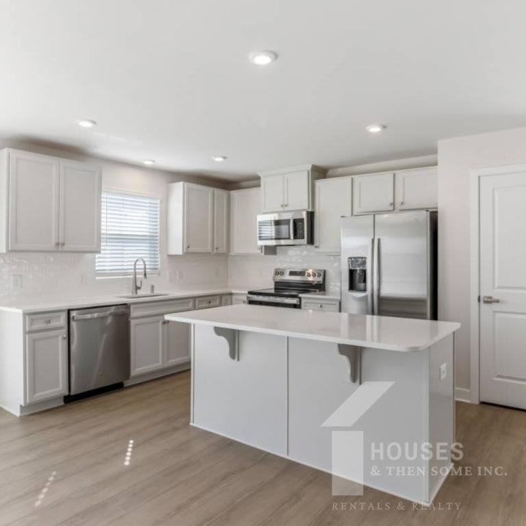 1130 Bulrush Dr - Photo 4 of 22