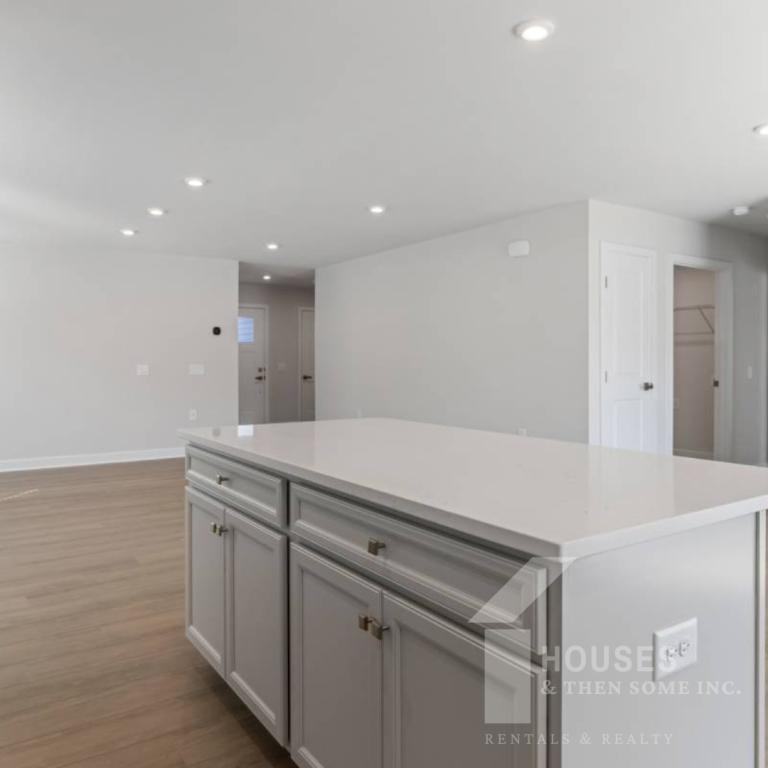 1130 Bulrush Dr - Photo 7 of 22