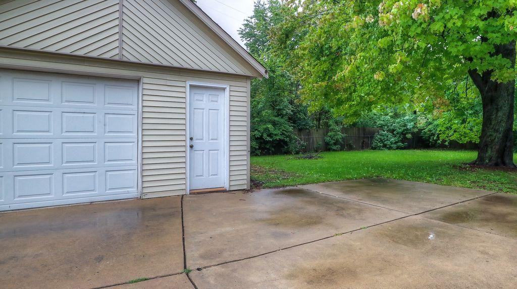 35348 Sheffield St - Photo 2 of 14