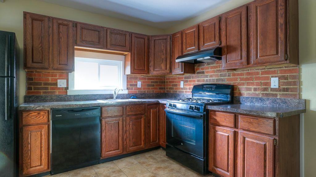 35348 Sheffield St - Photo 4 of 14