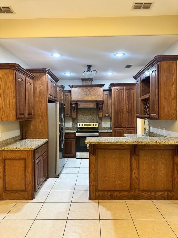 1025 Loyola Dr - Photo 5 of 17