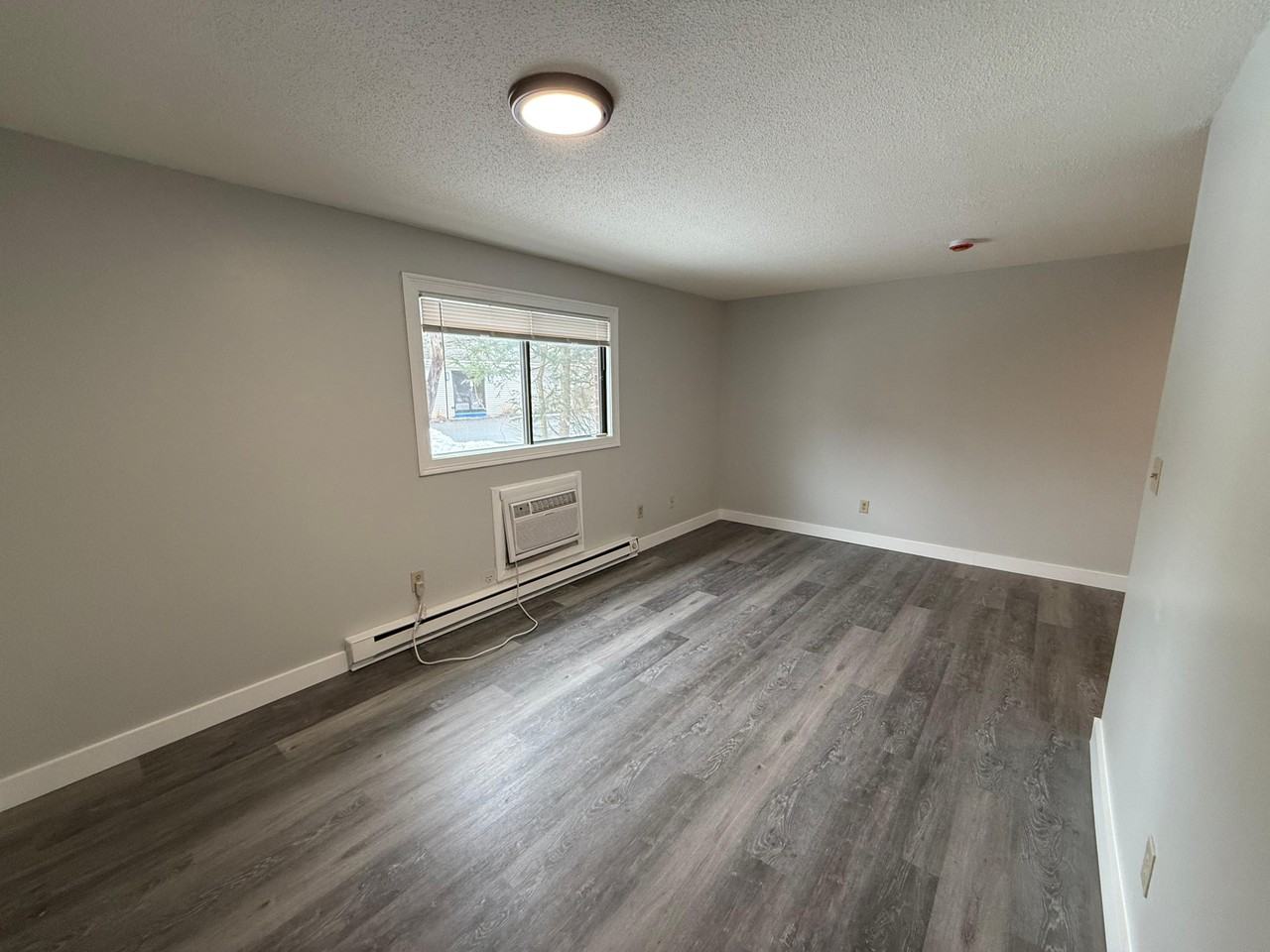 367 East St #1D - Photo 3 of 11