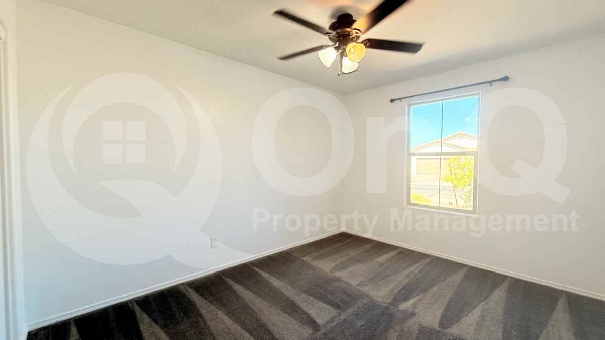 757 W Kingman Dr - Photo 3 of 28