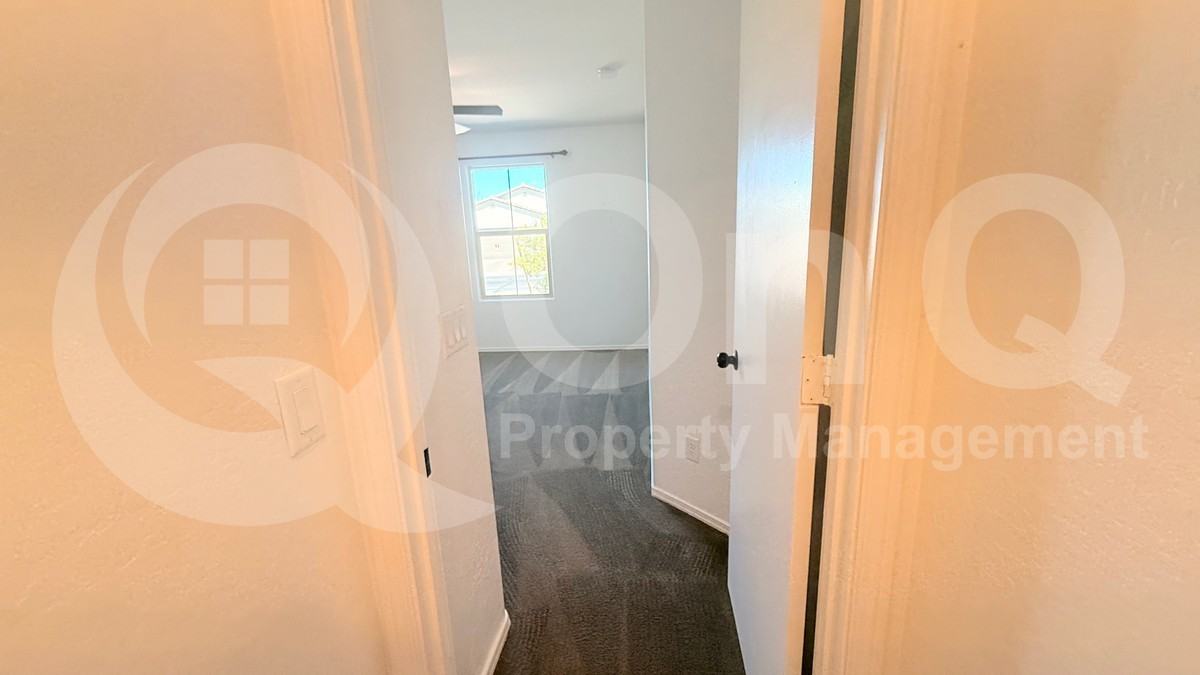 757 W Kingman Dr - Photo 5 of 28