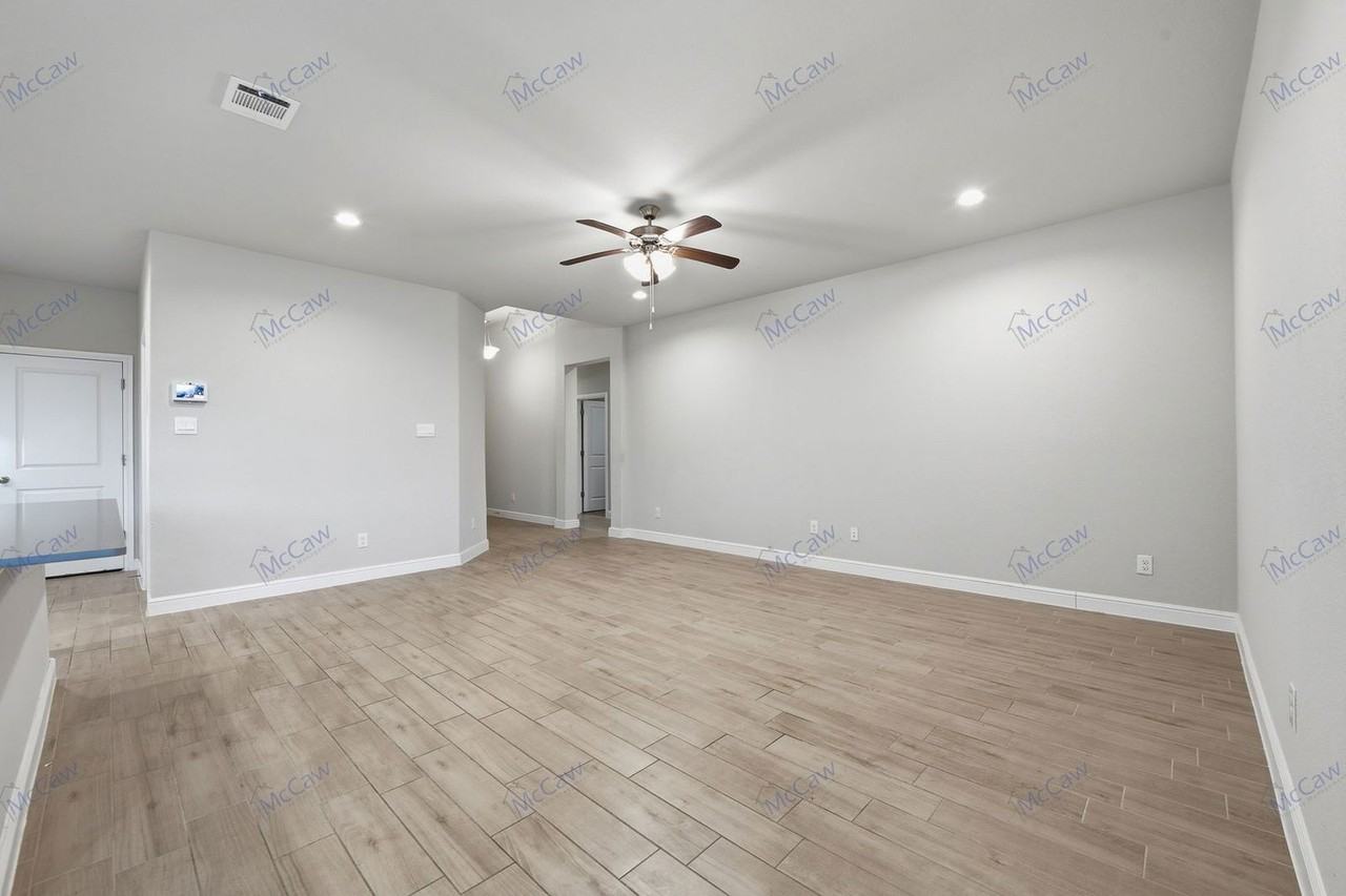 French Lake Dr - Photo 5 of 33