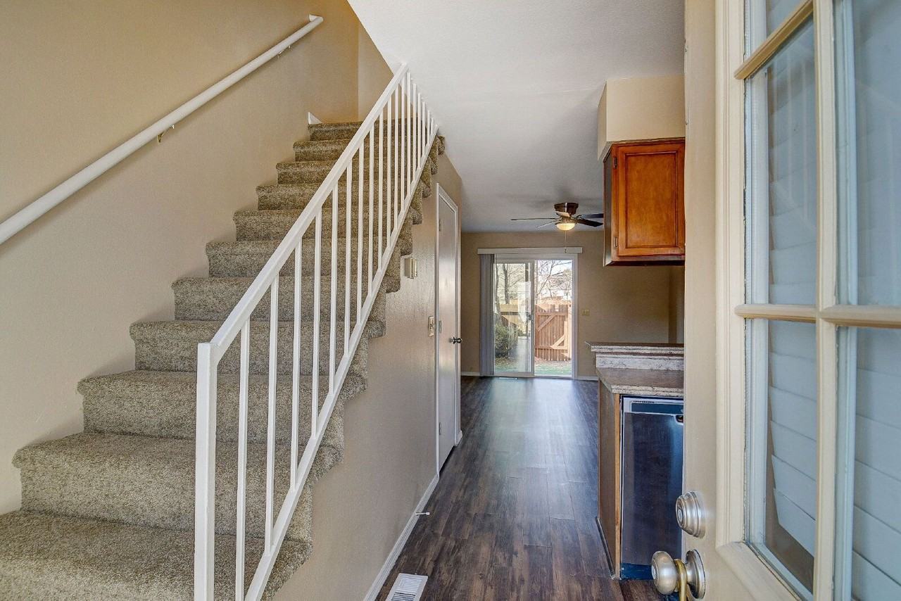 4152 Charleston Dr - Photo 2 of 17