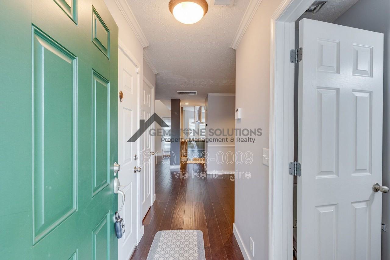 2402 Nashboro Blvd - Photo 4 of 36