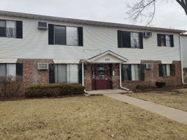 featured image of 400 Echo Ln #4