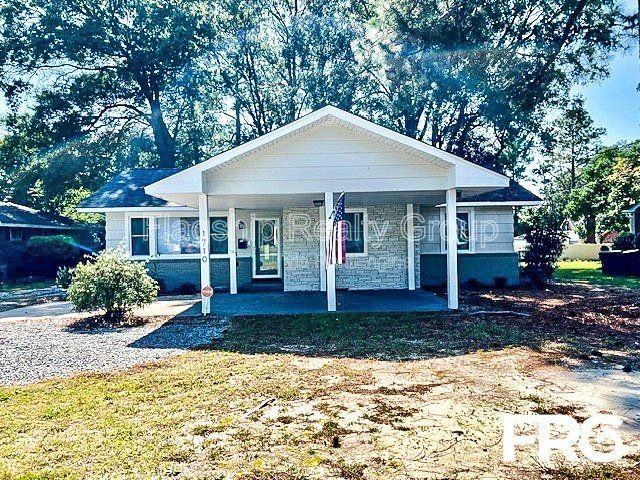 1710 Beech St - Photo 3 of 23