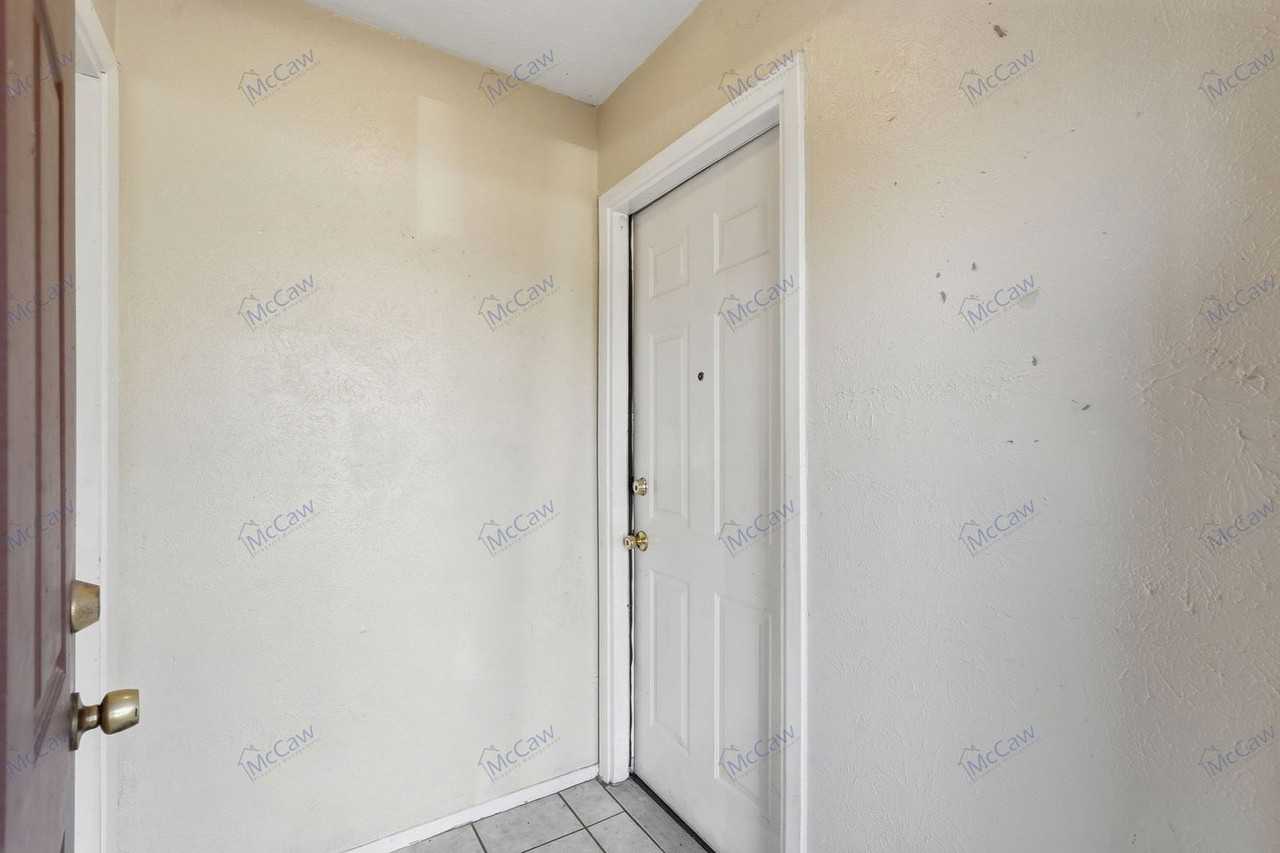 307 Cliff Dr - Photo 2 of 21