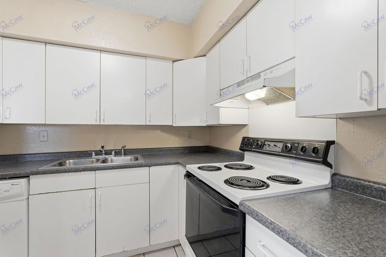 307 Cliff Dr - Photo 7 of 21