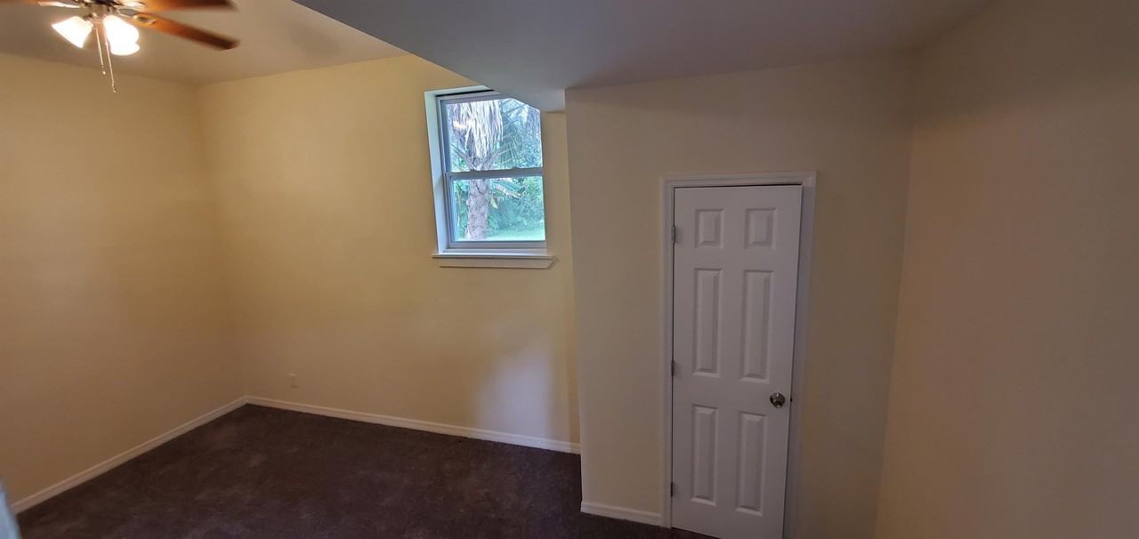 854 Allison St - Photo 3 of 21