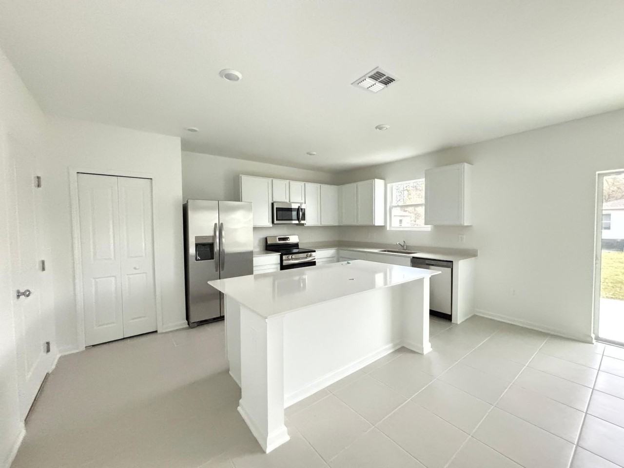 4657 Golden Knight Blvd - Photo 3 of 15