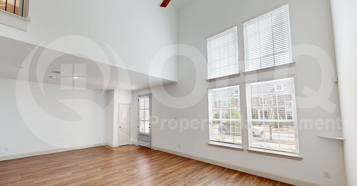 12926 Leopold Trl - Photo 3 of 21