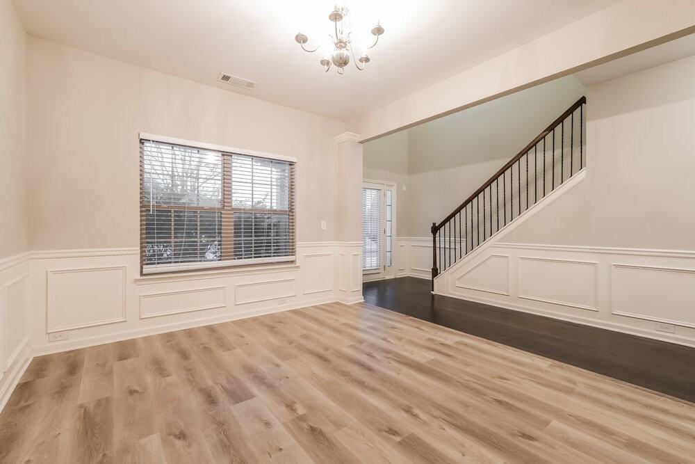 559 Dahlia Dr - Photo 7 of 17