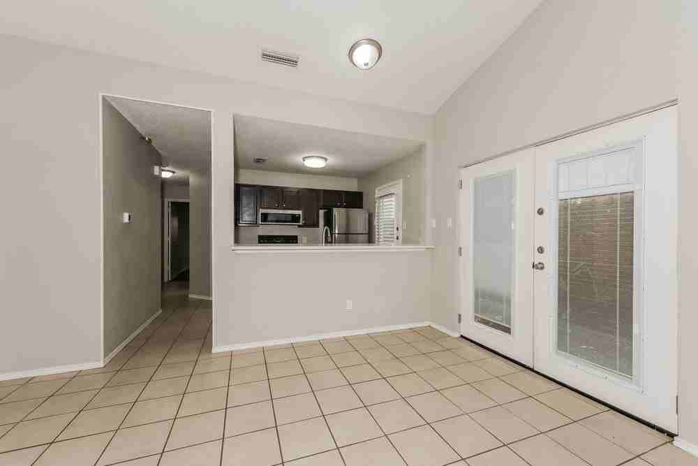 140 Callender Dr - Photo 6 of 16