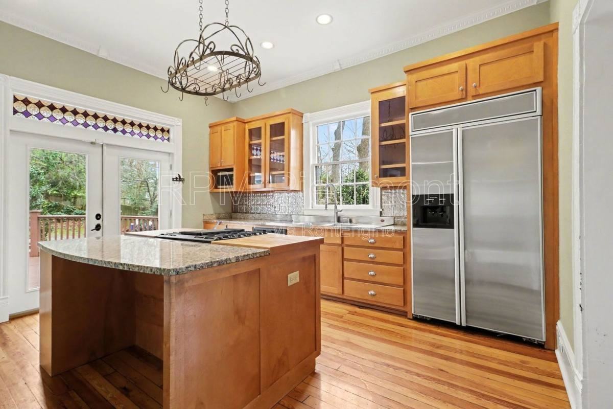 409 Oakdale Rd Ne - Photo 3 of 10