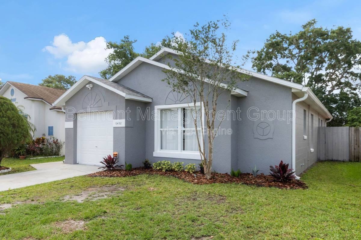 6438 Tidewave St - Photo 2 of 10
