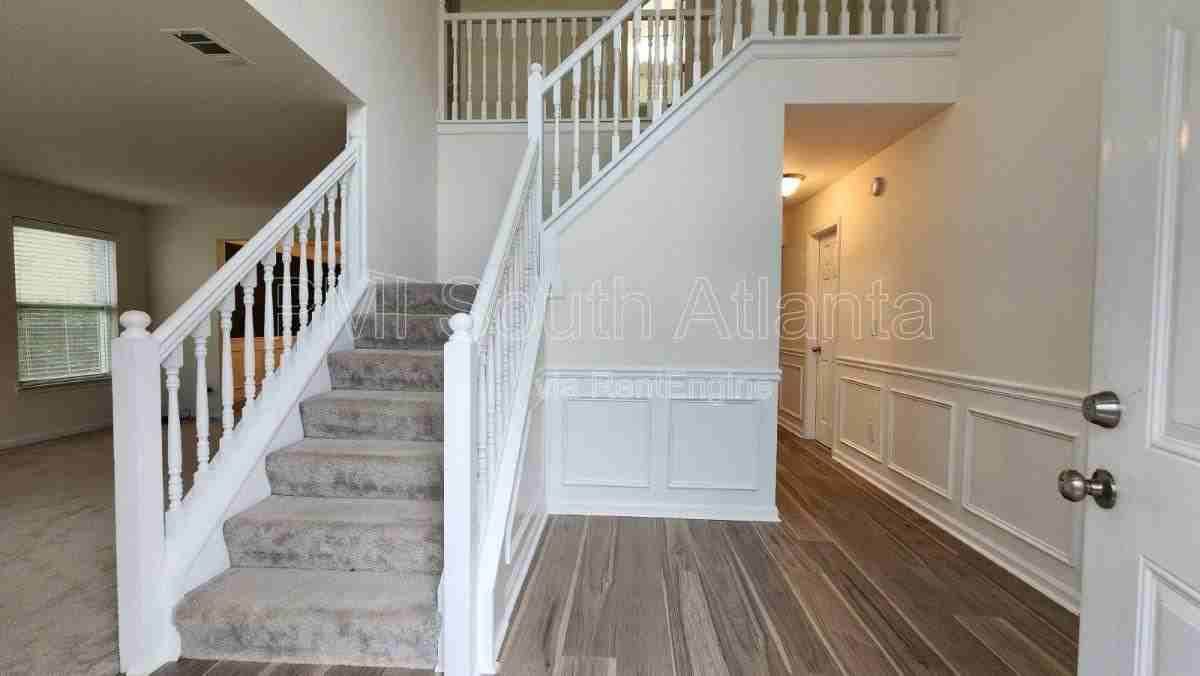 122 Brenleigh Park Dr - Photo 2 of 10