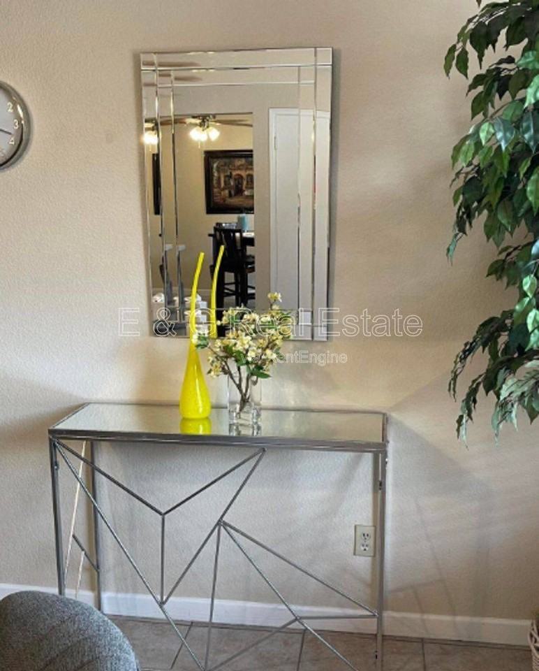 510 W University Dr #117 - Photo 2 of 10