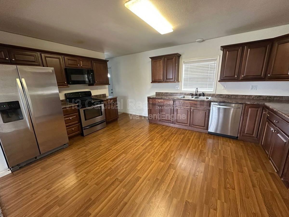 103 E Poos Dr - Photo 2 of 7