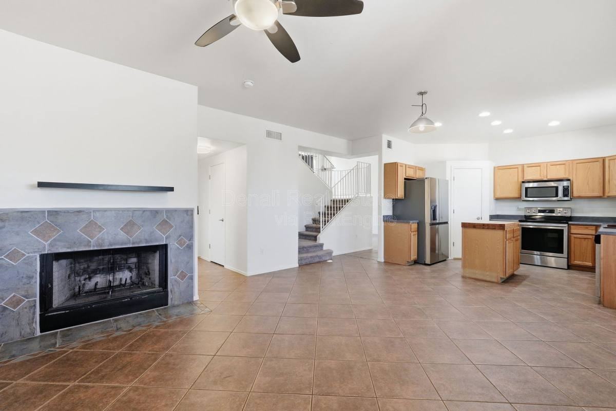 10208 E Prospect Vista Way - Photo 3 of 10