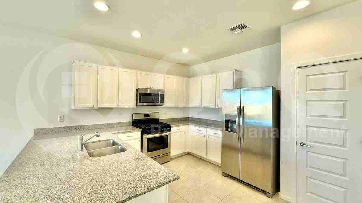 3468 E Ridley Rd - Photo 3 of 10