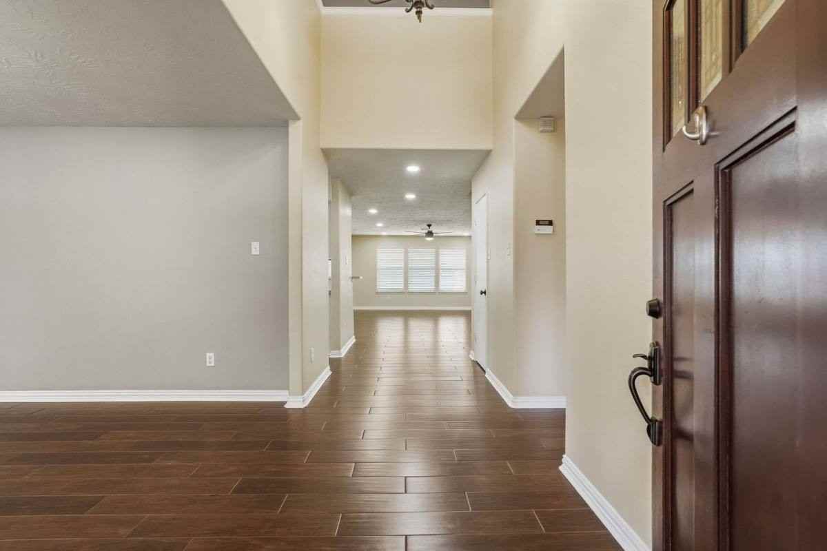 11506 Harbour Lake Ct - Photo 2 of 10