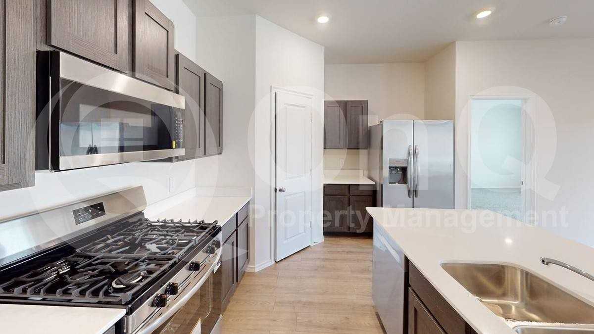 4124 Turquoise Ave - Photo 5 of 10