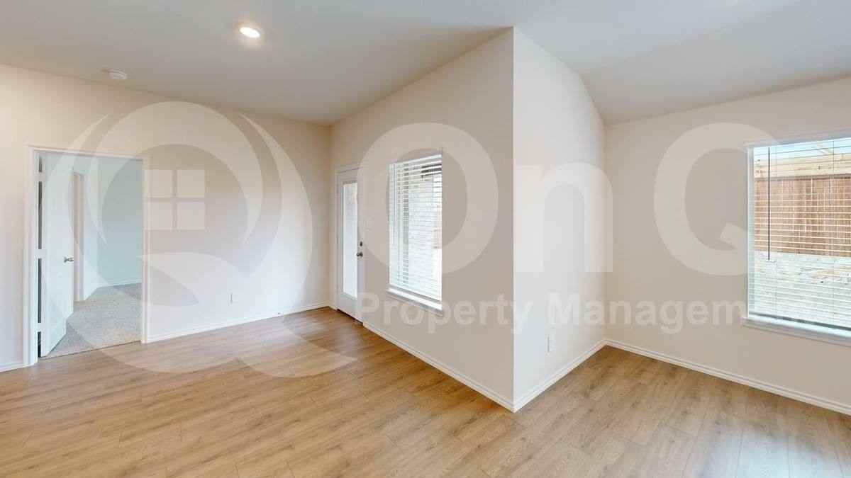 4124 Turquoise Ave - Photo 6 of 10