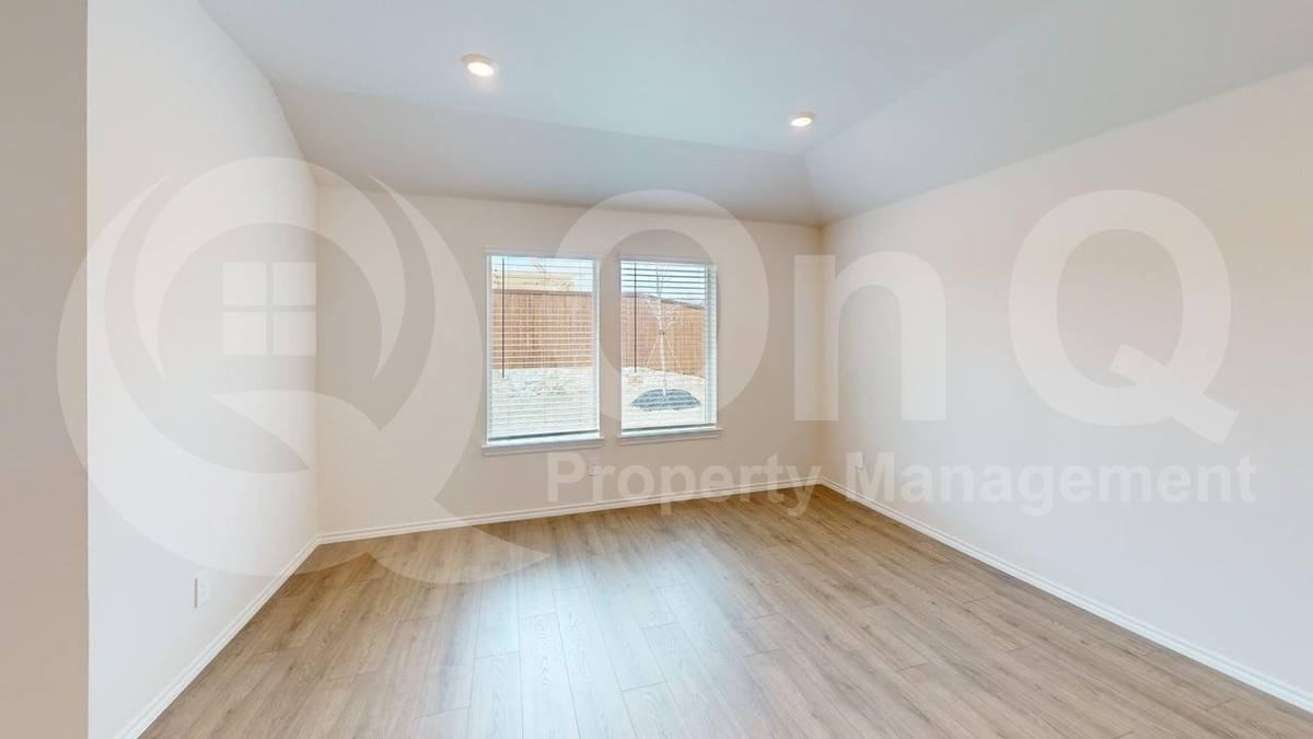 4124 Turquoise Ave - Photo 7 of 10