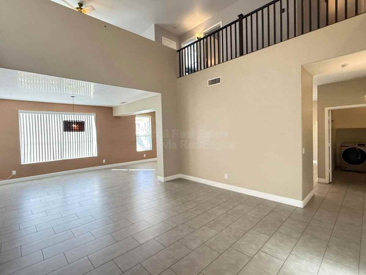 6425 W Desert Hollow Dr - Photo 2 of 10