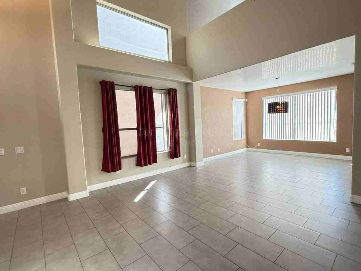 6425 W Desert Hollow Dr - Photo 3 of 10