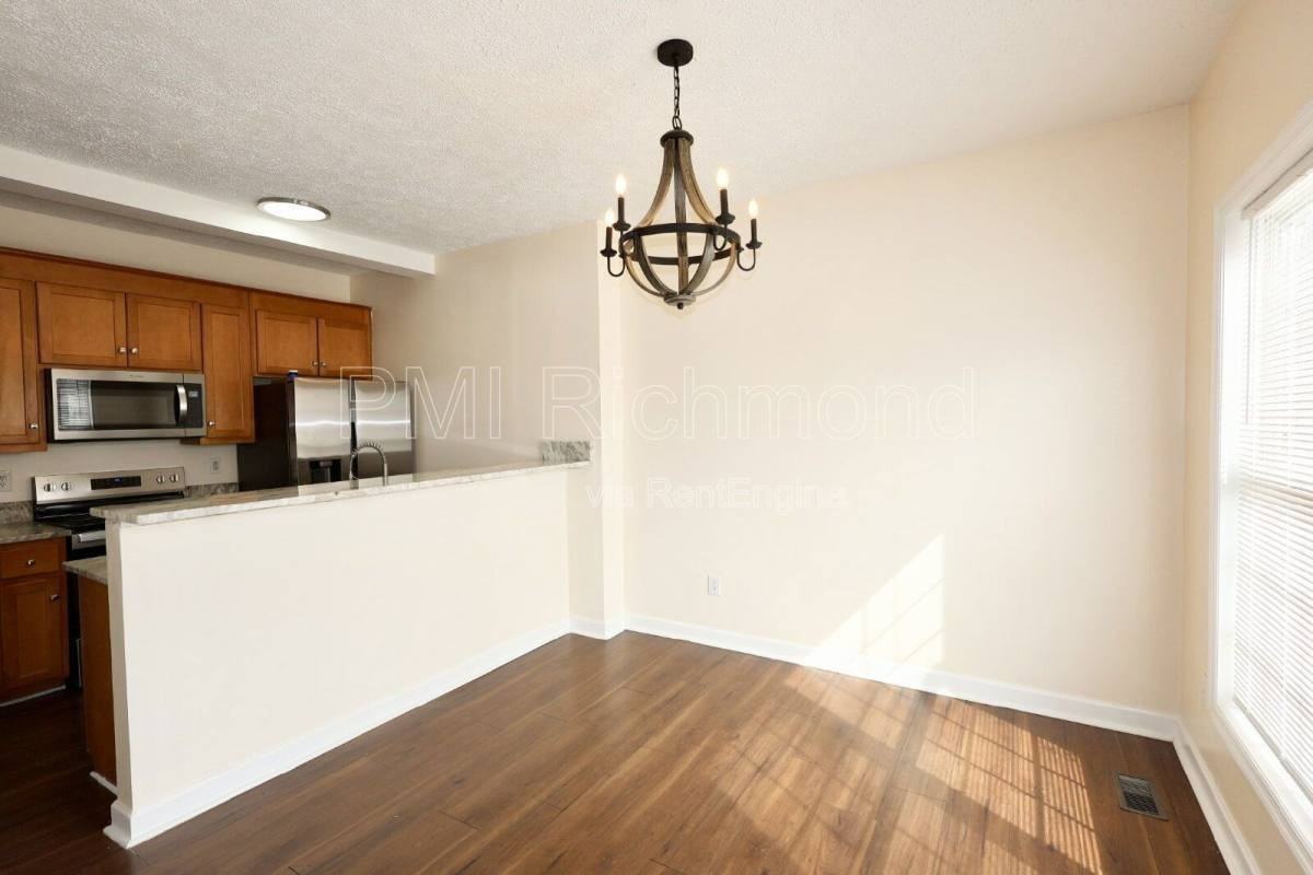 2716 Goyne Loop - Photo 3 of 10