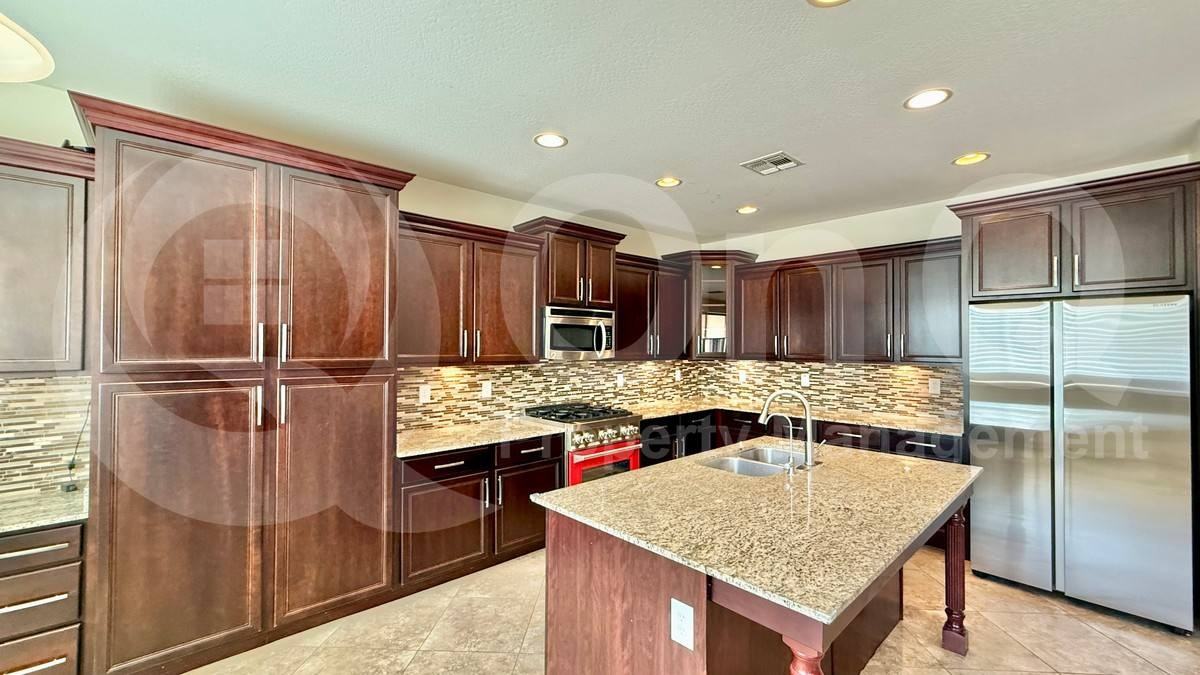 2327 W Piedmont Rd - Photo 3 of 10