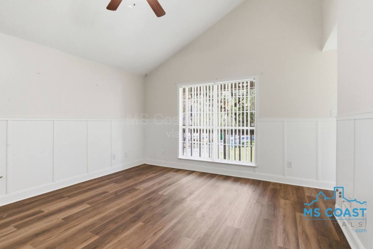 16035 Towerbridge Ave - Photo 2 of 10