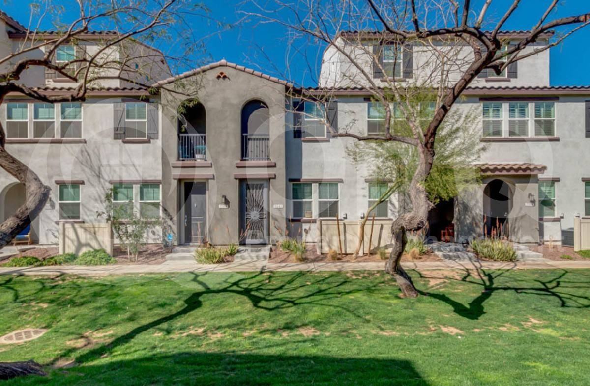 2342 E Hidalgo Ave - Photo 4 of 9