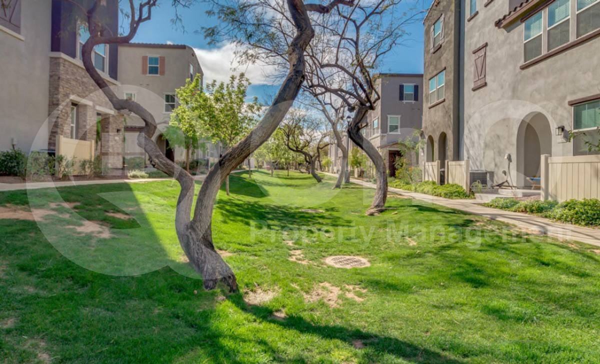 2342 E Hidalgo Ave - Photo 5 of 9