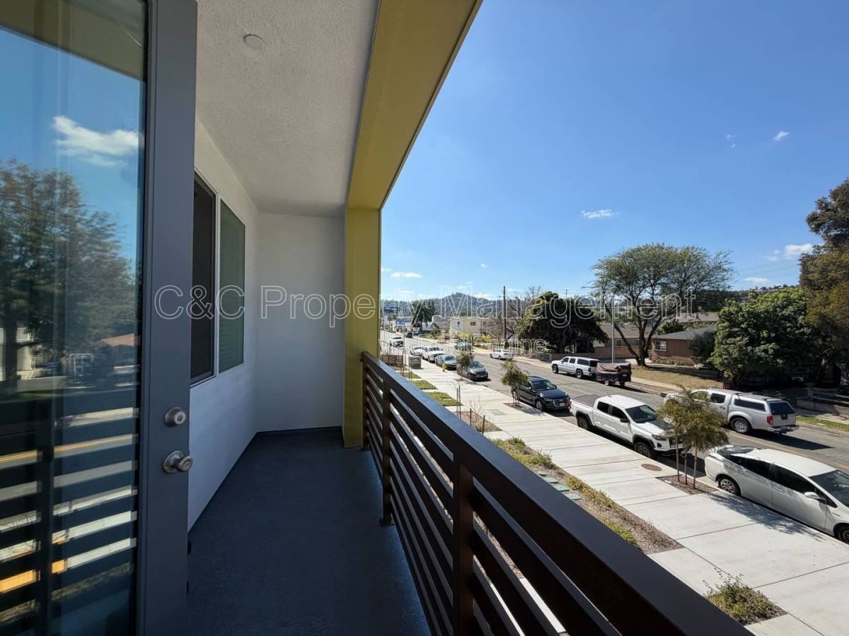 223 S Johnson Ave - Photo 2 of 10