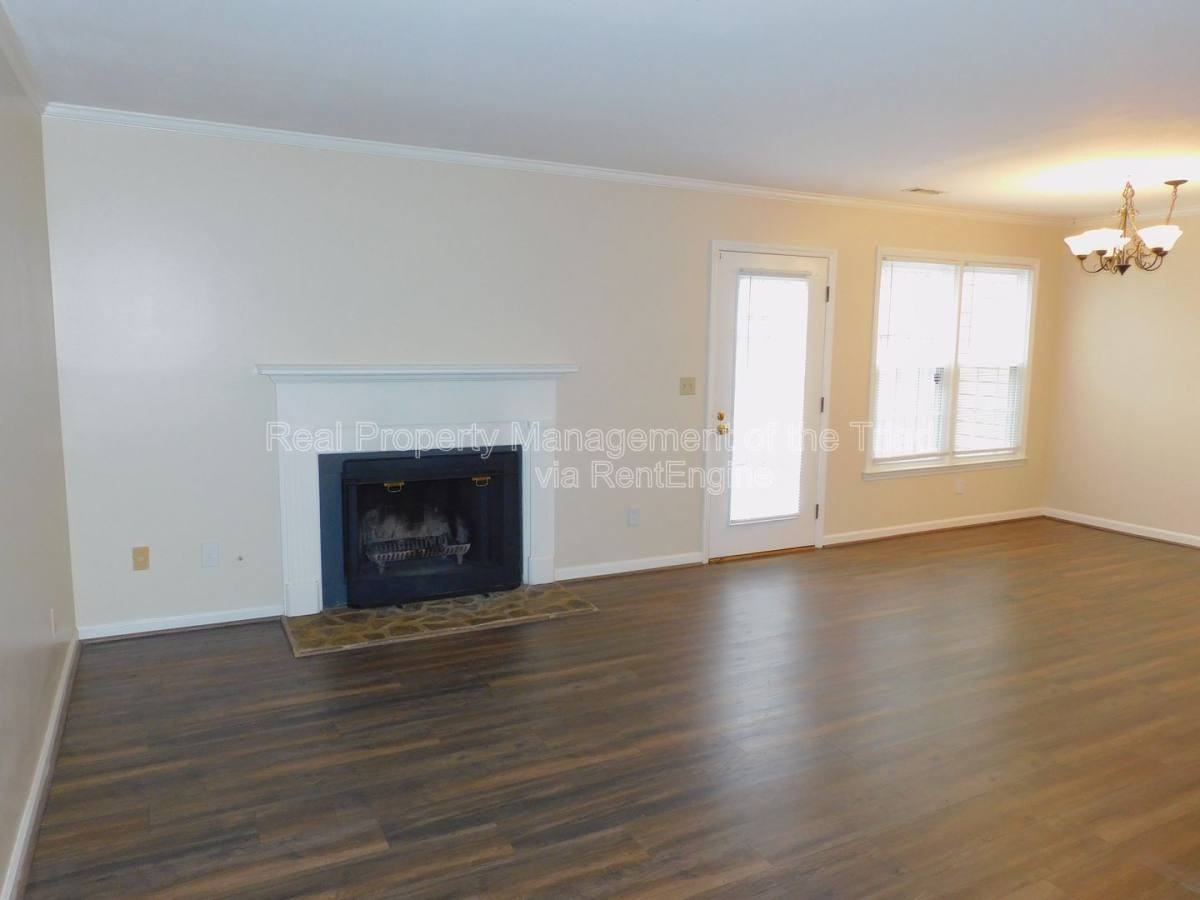 2828 Windy Xing - Photo 2 of 10