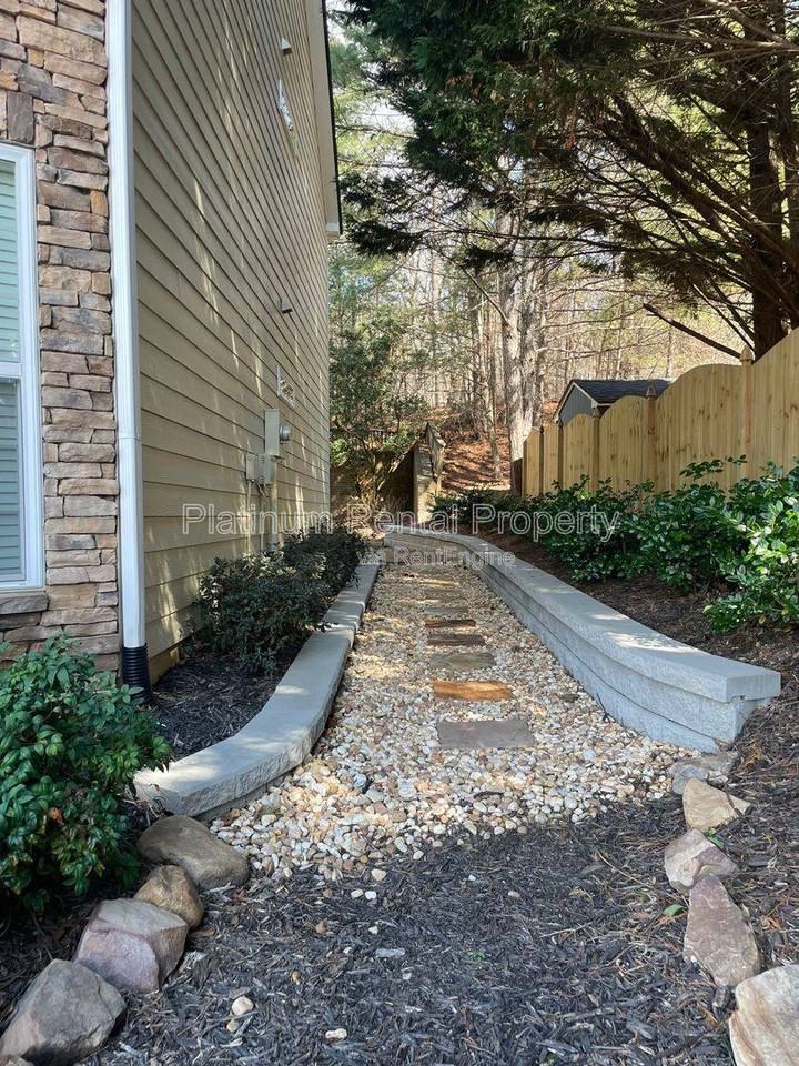 1220 Magnolia Park Cir - Photo 3 of 10