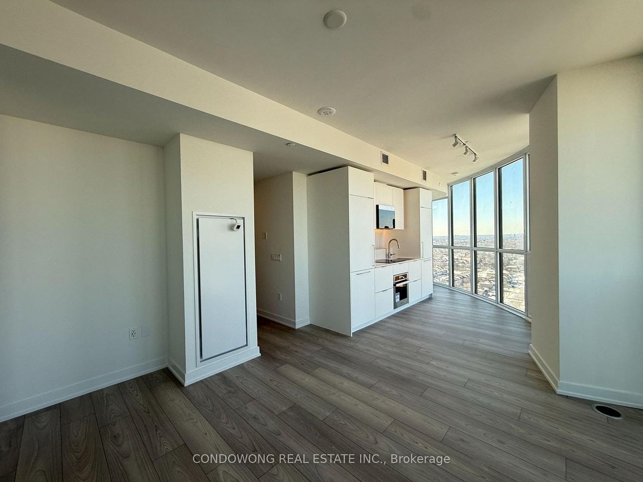 1 Fairview Road East #2109 - Photo 2 of 9