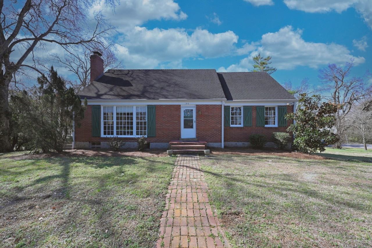 1342 Stratford Ave - Photo 2 of 40